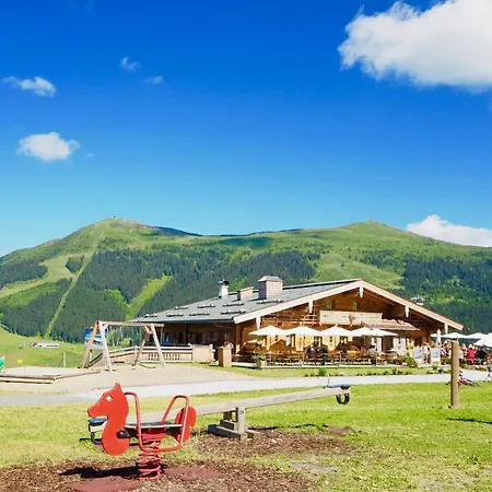 Konukevi Landhaus Winkler Alm *